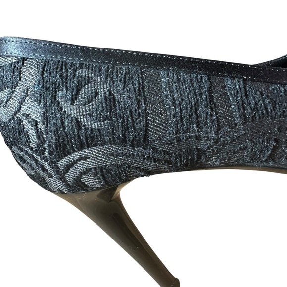 CHANEL PUMPS BROCADE 2005 PRE FALL COLLECTION TEXTURED RETRO GLAM FLORAL DETAIL - Picture 8 of 12